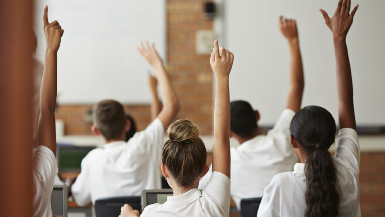 Limită pe temele pentru acasă. Ministerul Educației a transmis clar cât au voie profesorii să dea și cât să lucreze elevii