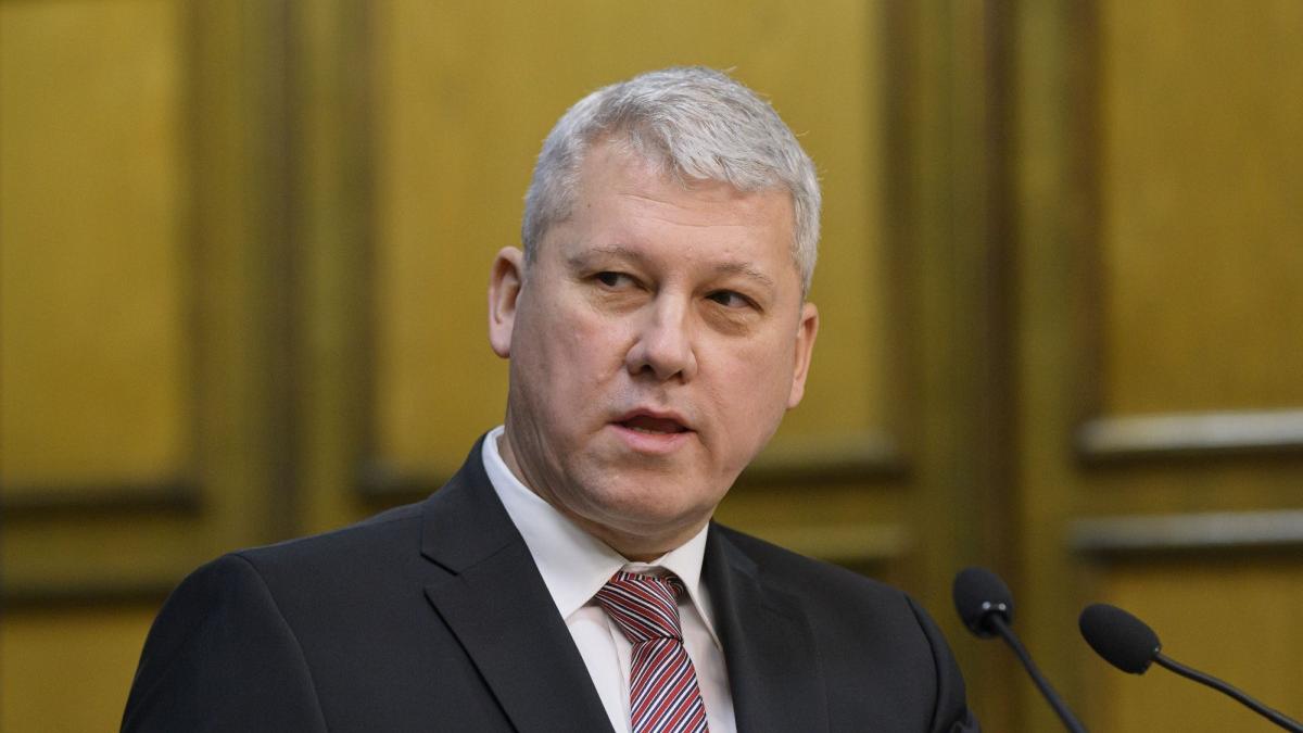 Cătălin Predoiu, făcut praf pe Facebook după ce s-a plâns de lipsa unui guvern: „Ești serios sau ai amnezie?”