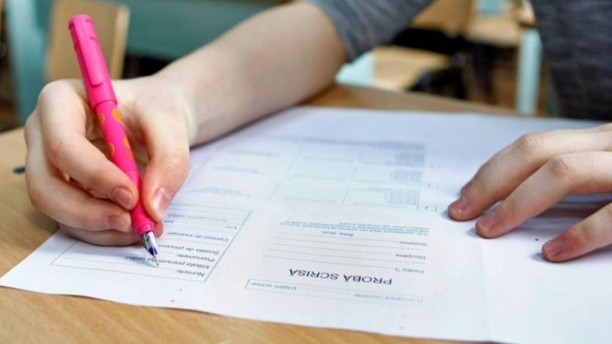 Elevii de clasa a VIII-a intră în linie dreaptă pentru Evaluarea Națională 2026. Cum se pregătesc tinerii în ultima săptămână