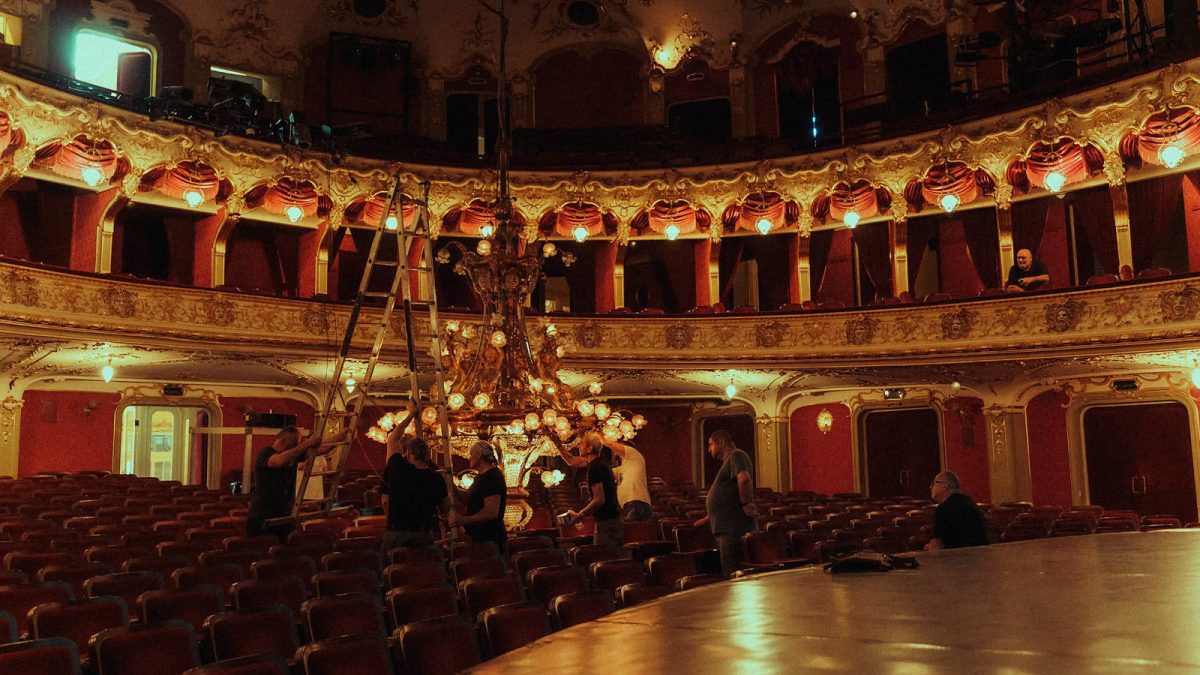 Povestea Teatrului Național Iași va fi transpusă într-un film documentar! „Se pune accent atât pe evoluția instituției, cât și pe biografiile artiștilor”