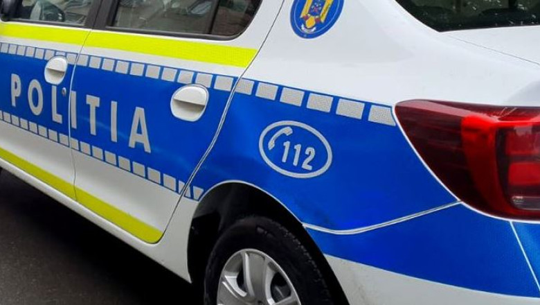 Accident rutier în Târgu Frumos! Un autoturism a intrat într-un stâlp