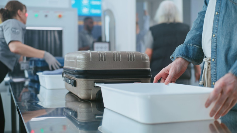 Se schimbă regulile pe aeroporturile din UE. Călătorii pot aștepta mai mult de două ore