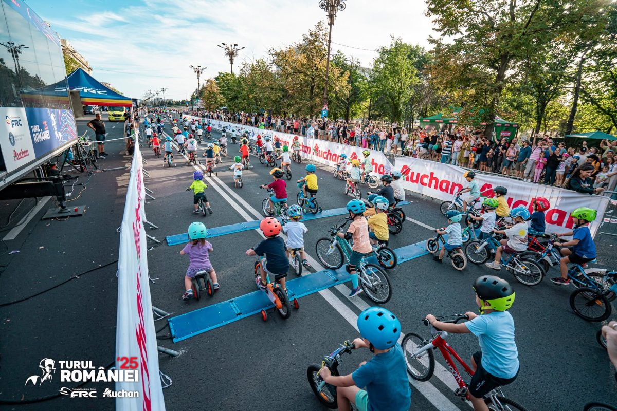Copiii sunt invitați să pedaleze în Turul României: Cursa Copiilor are loc la Iași pe 10 septembrie. Participare gratuită