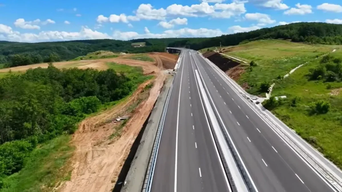 Restricții de circulație din cauza caniculei. Camioanele de peste 7,5 tone nu vor putea circula în mai multe județe
