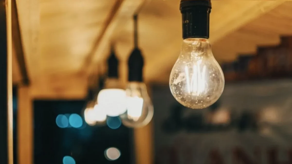 România nu riscă un blackout, anunță Ministerul Energiei. Facturile la electricitate ar putea crește cu 5%