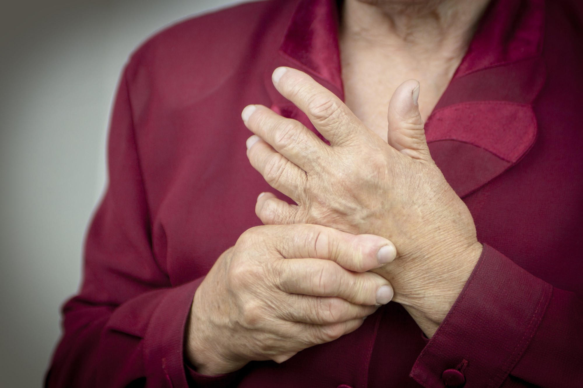 artrita este luată tipuri de durere în articulația gleznei