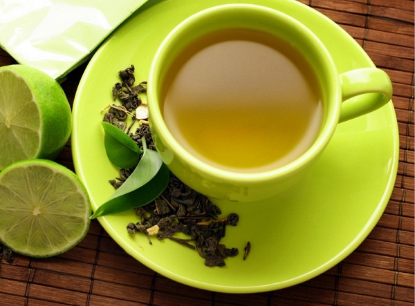 Băuturi care te ajută să scapi de burtă: Ceaiul verde