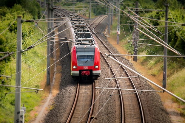 CFR Călători dă startul programului estival de transport. Trenurile Soarelui 2022 duc către litoralul românesc