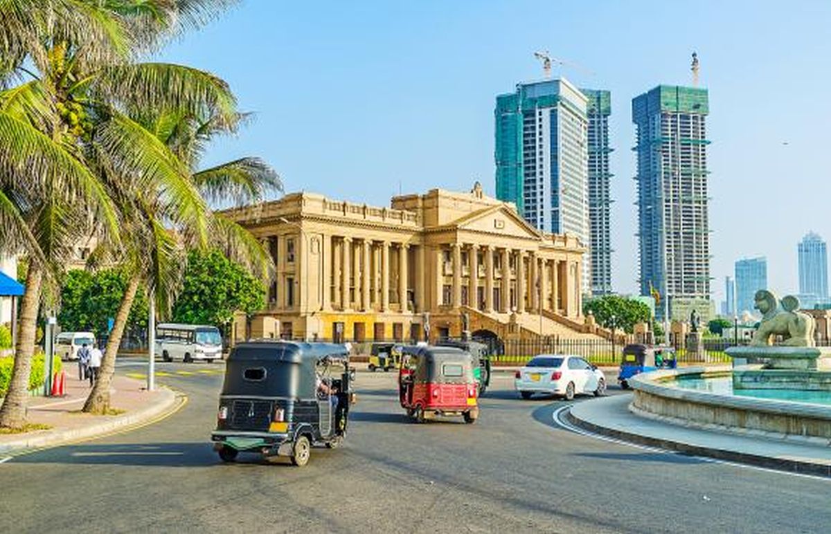 16 români, blocaţi într-un hotel în Sri Lanka. Aceştia sunt obligaţi să stea 14 zile în carantină