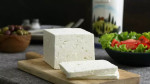Animalul popular în România care dă laptele din care se face cea mai scumpă brânză din lume - 1.000 euro/kg