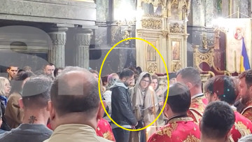 Monica Bîrlădeanu şi Valeriu Gheorghiţă, în mijlocul credincioşilor. Cum au fost surprinşi cei doi în Casa Domnului